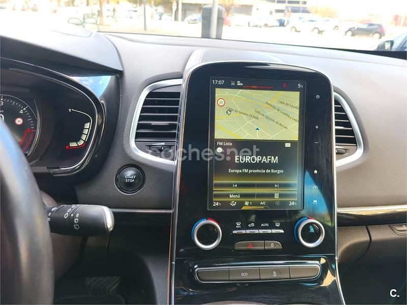 Usado Renault Espace Zen 160 CV (117 kW) 2015 Gris / plata Monovolumen