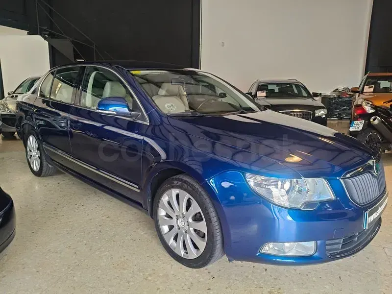 Usado Skoda Superb Exclusive 140 HP (102 kW) 2010 Azul Sedan