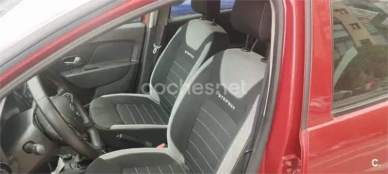 Usado Dacia Sandero Stepway 90 CV (66 kW) 2017 Rojo Berlina