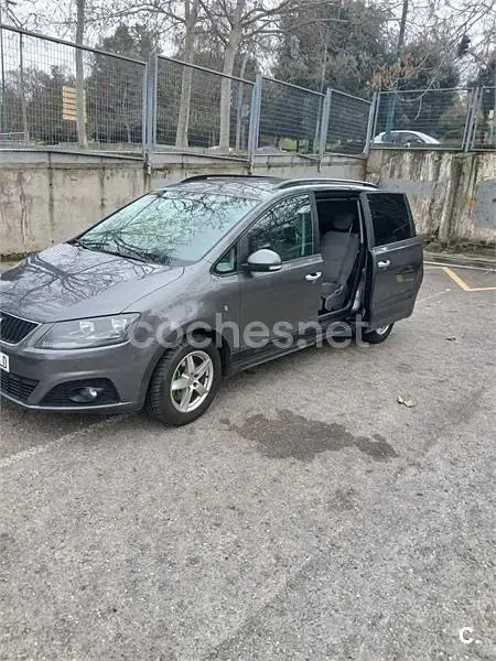 Usado Seat Alhambra I-Tech 177 CV (130 kW) 2013 Gris / plata Monovolumen