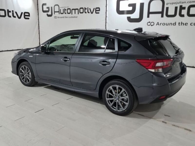 Gris Usado 2023 Subaru Impreza | 24.000 € - Imagen 1/4