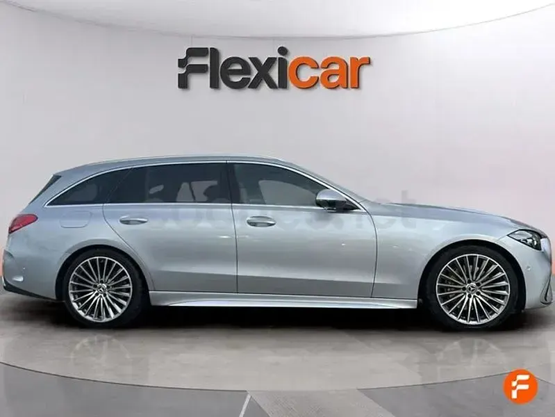 Usado Mercedes C200 204 CV (150 kW) 2023 Gris / plata Familiar