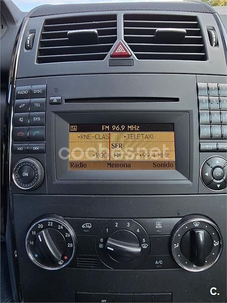 Usado Mercedes A180 Urban 109 CV (80 kW) 2012 Marrón Berlina