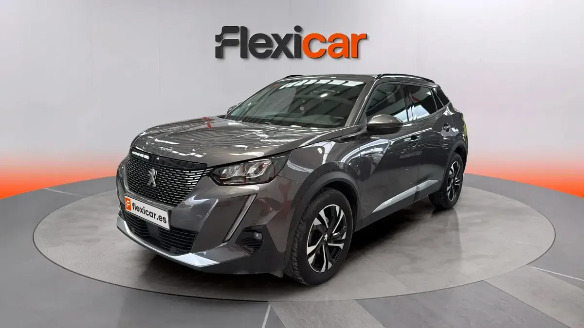 Usado Peugeot 2008 Allure 110 CV (80 kW) 2021 Gris SUV