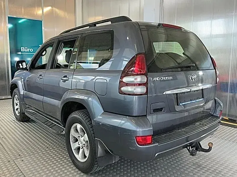 Usado Toyota Land Cruiser 173 CV (127 kW) 2009 Gris / plata SUV