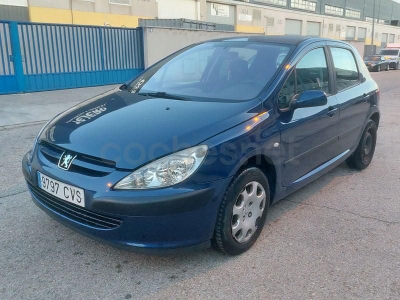 Usado Peugeot 307 110 CV (80 kW) 2004 Azul Berlina