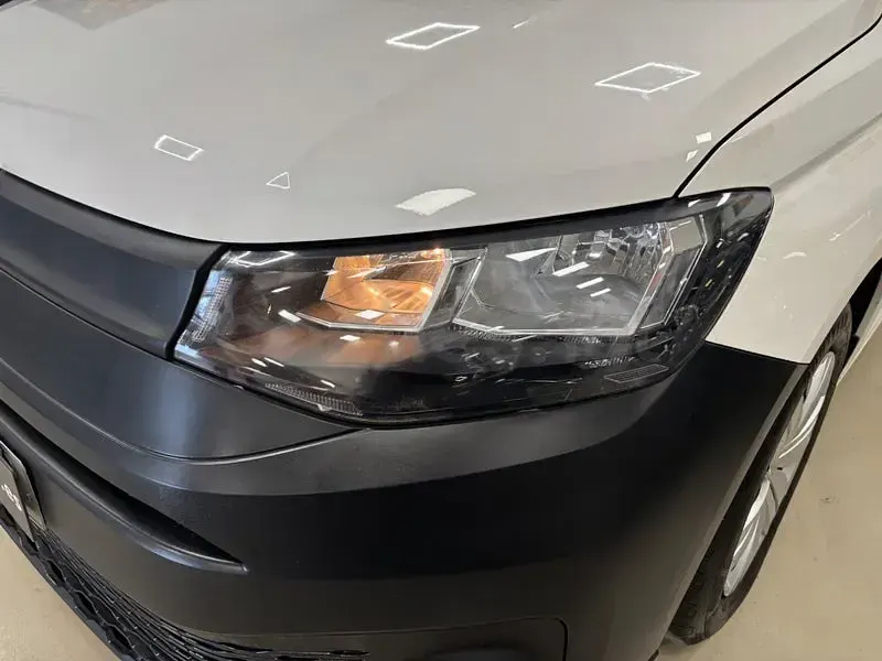 Usado VW Caddy 122 CV (89 kW) 2021 Blanco Monovolumen