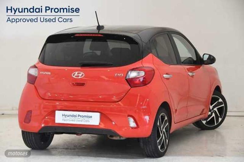Usado Hyundai i10 84 CV (61 kW) 2021 Tomato red bitono Utilitario