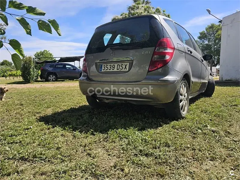 Usado Mercedes A200 Elegance 140 CV (102 kW) 2005 Beige Monovolumen