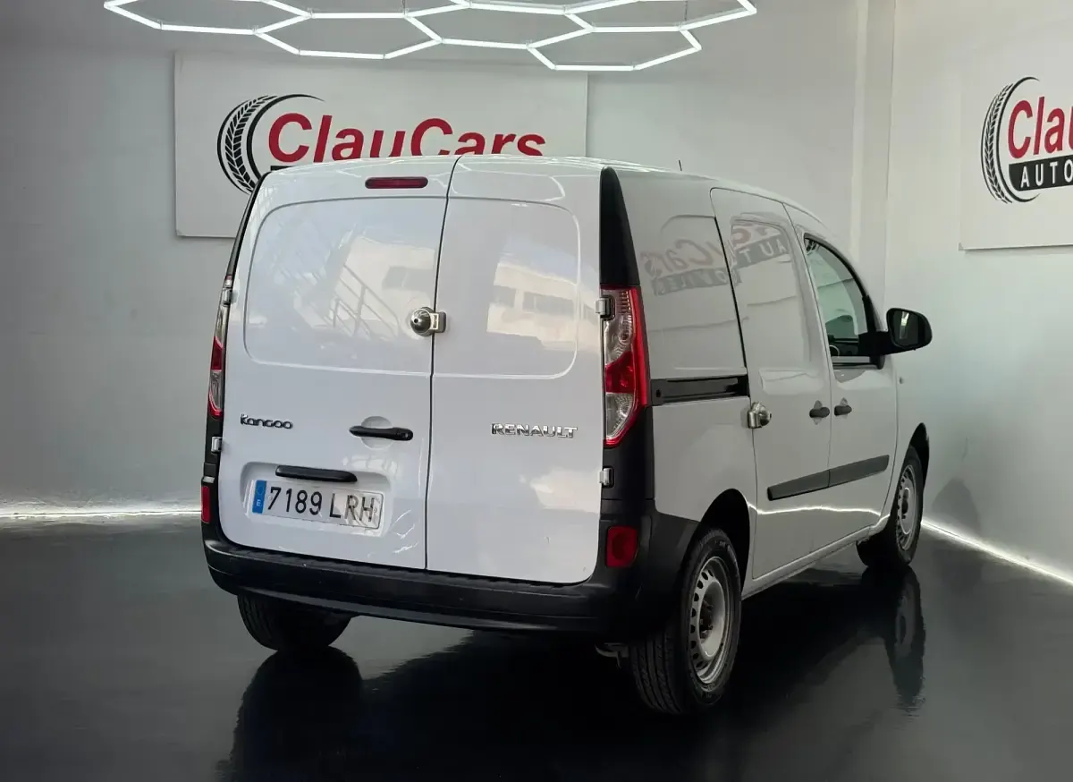 Usado Renault Kangoo 95 CV (69 kW) 2021 Blanco Monovolumen