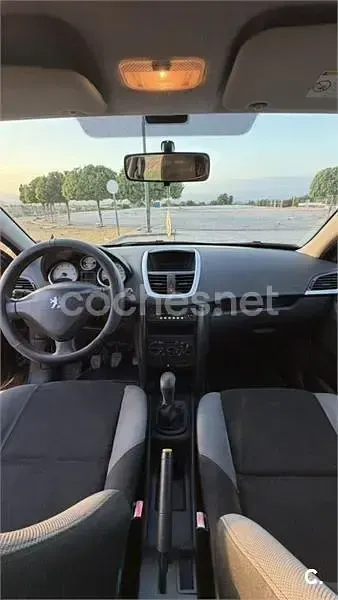 Usado Peugeot 207 75 CV (55 kW) 2007 Negro Berlina