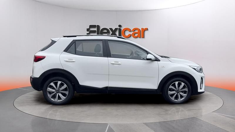 Usado Kia Stonic 84 CV (61 kW) 2022 Blanco SUV