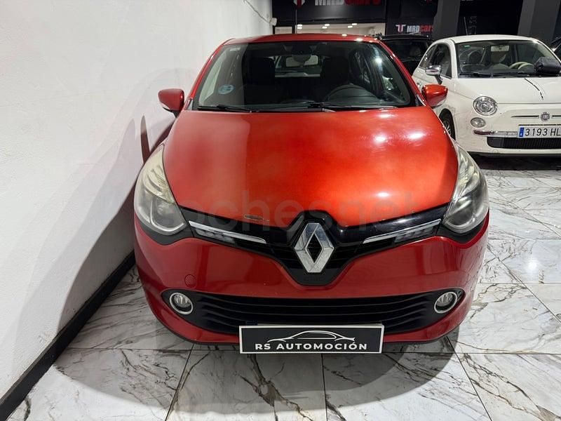 Usado Renault Clio IV Dynamique 90 CV (66 kW) 2014 Rojo Berlina