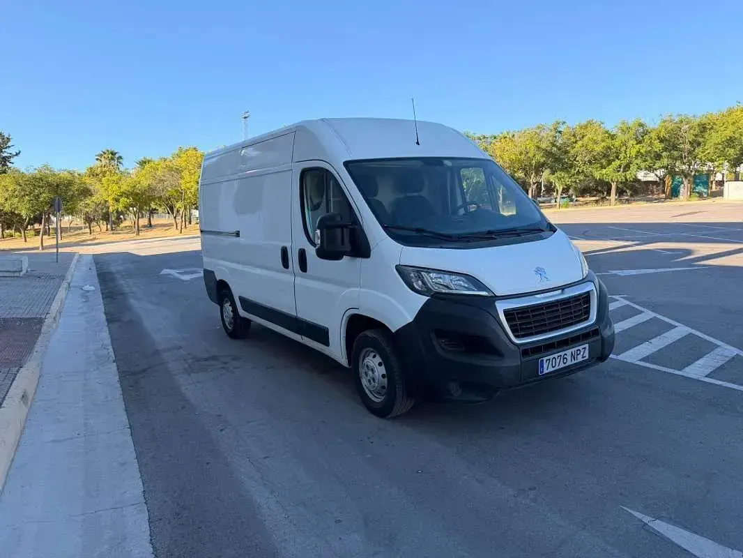 Usado Peugeot Boxer S 120 CV (88 kW) 2020 Blanco Van