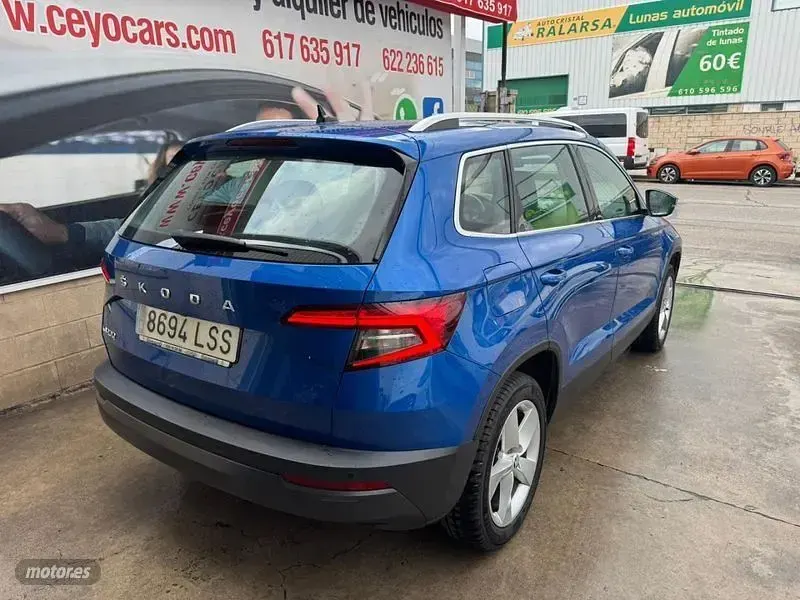 Usado Skoda Karoq Ambition 115 CV (84 kW) 2021 Azul SUV