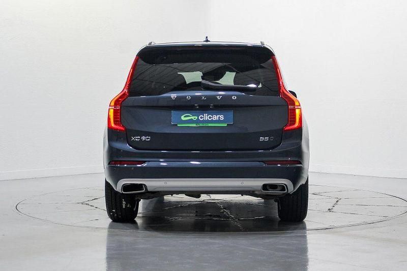 Usado Volvo XC90 Momentum 235 CV (172 kW) 2021 Negro SUV