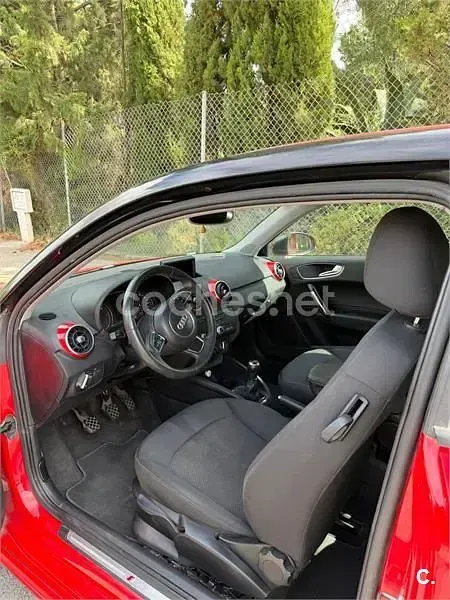 Usado Audi A1 Attraction 90 CV (66 kW) 2014 Rojo Utilitario