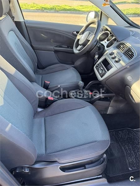 Usado Seat Altea XL Stylance 105 CV (77 kW) 2007 Granate Monovolumen