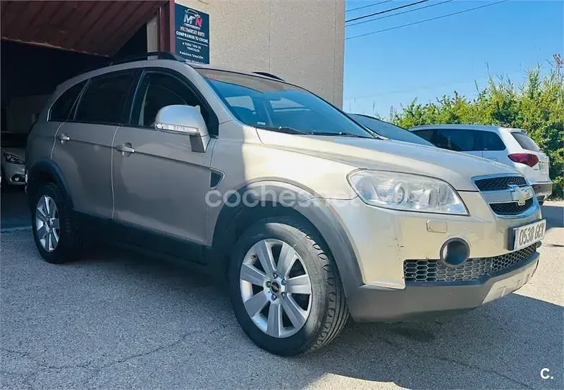 Usado Chevrolet Captiva Sport 150 CV (110 kW) 2008 Beige SUV