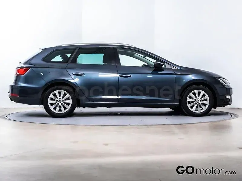 Usado Seat Leon Style 115 CV (84 kW) 2019 Gris / plata Familiar