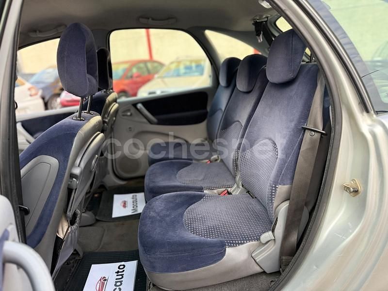 Usado Citroën Xsara Picasso Exclusive 90 CV (66 kW) 2005 Gris / plata Monovolumen