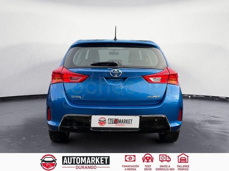 Usado Toyota Auris 90 CV (66 kW) 2015 Azul Berlina