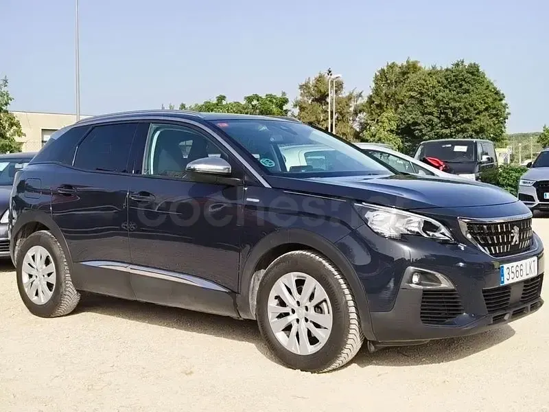 Usado Peugeot 3008 Style 130 CV (95 kW) 2020 Gris / plata SUV
