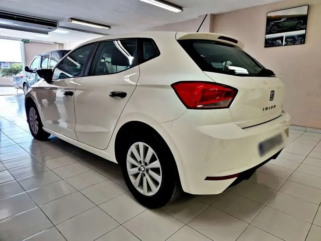 Usado Seat Ibiza Reference 95 CV (69 kW) 2018 Blanco Utilitario