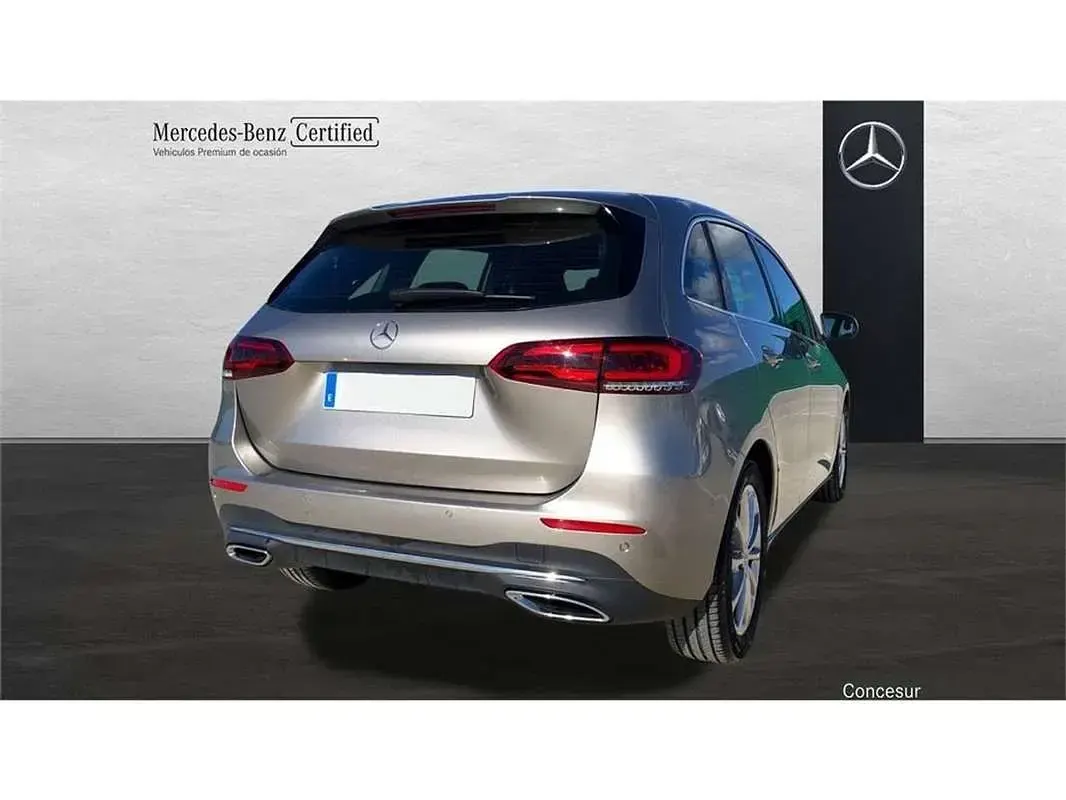 Usado Mercedes B200 136 CV (100 kW) 2020 Plateado Utilitario
