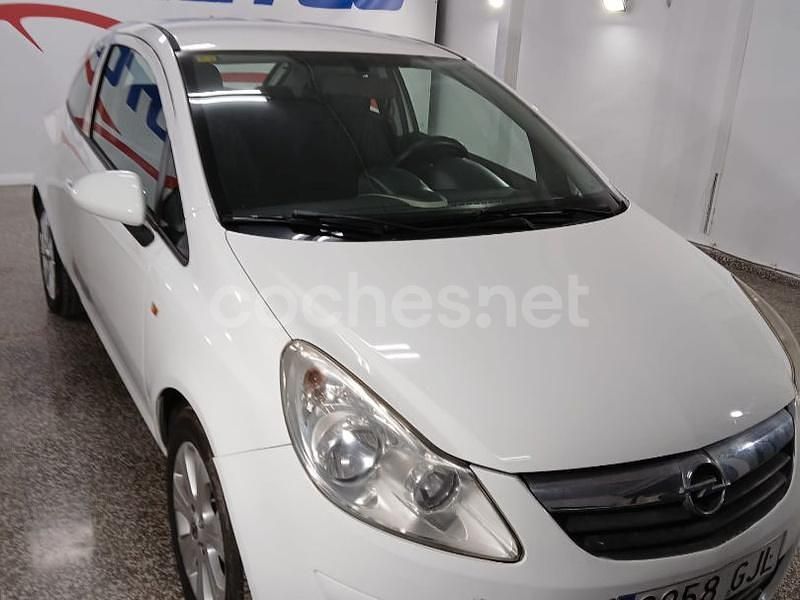Usado Opel Corsa 75 CV (55 kW) 2008 Blanco Utilitario