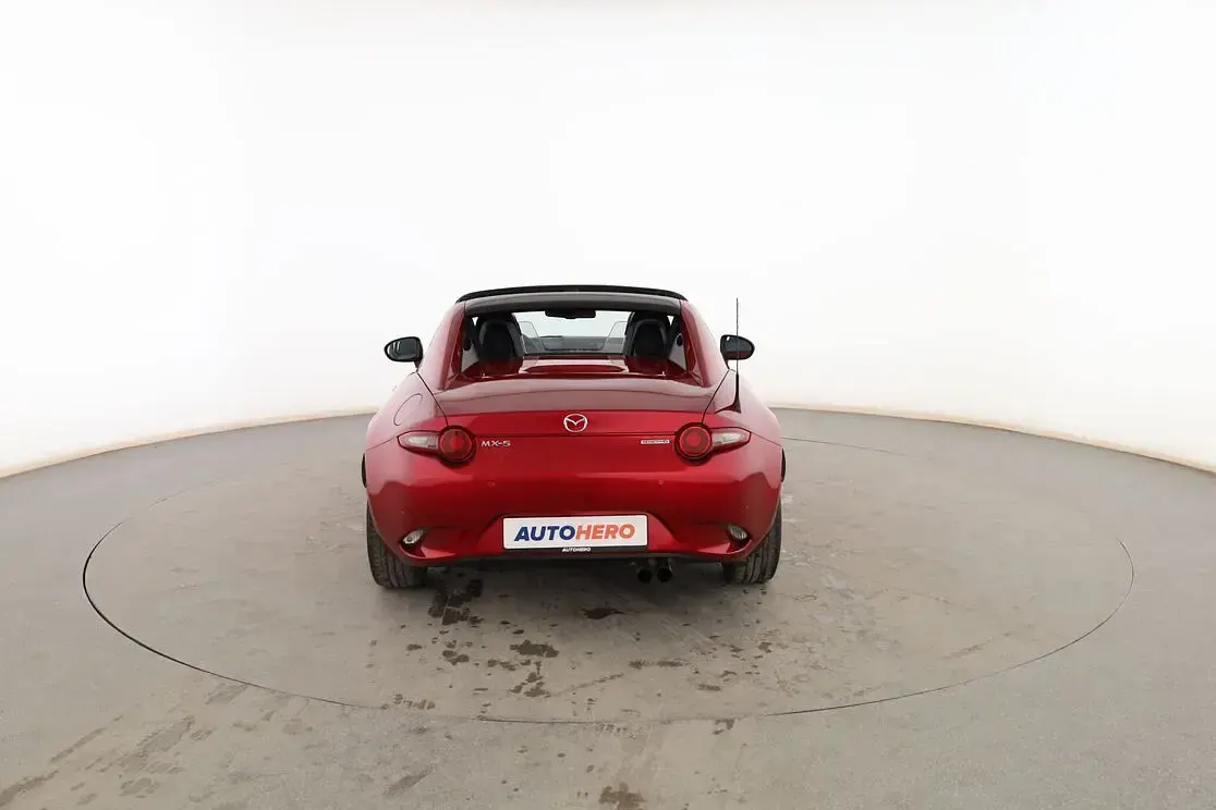 Używany Mazda MX5 184 KM (135 kW) 2020 Czerwony Kabriolet