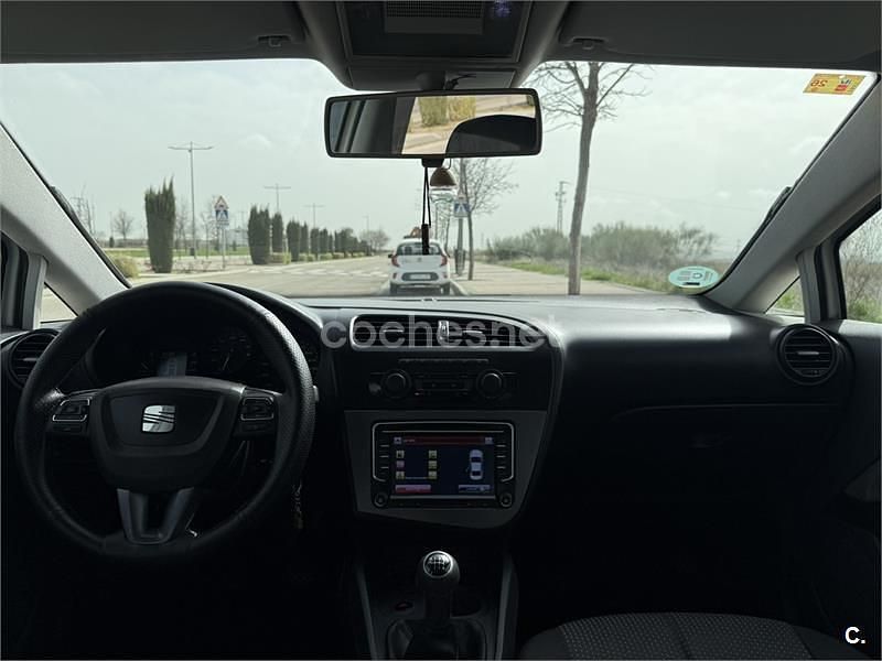 Usado Seat Leon Reference 125 CV (91 kW) 2010 Blanco Utilitario