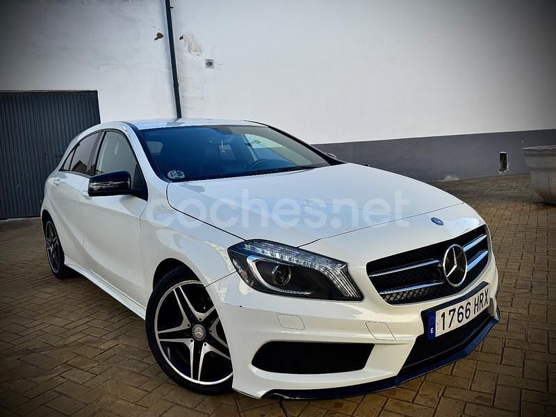 Blanco Usado 2014 Mercedes A180 AMG line Berlina | 9999 € (Buen precio) - Imagen 1/4