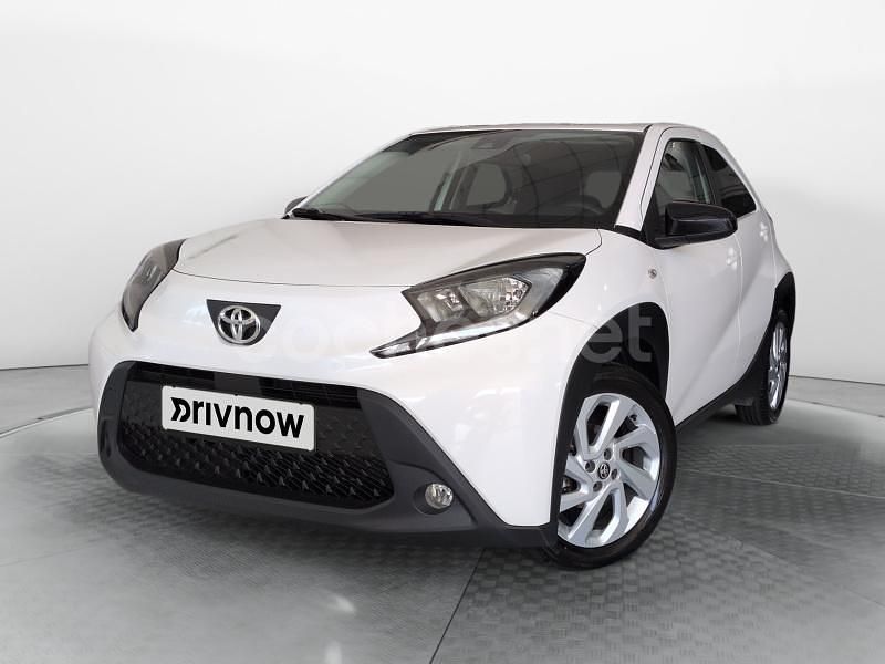 Blanco Usado 2023 Toyota Aygo Play Utilitario | 15.700 € (Un poco caro) - Imagen 1/4