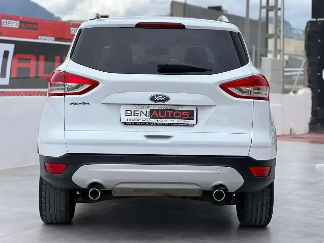Usado Ford Kuga Titanium 140 CV (102 kW) 2013 Blanco SUV