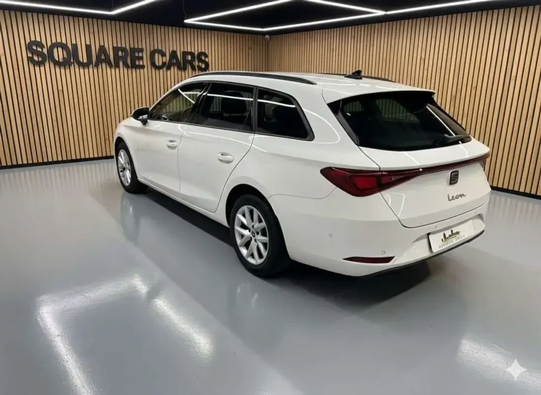Usado Seat Leon Style 150 CV (110 kW) 2021 Blanco Utilitario