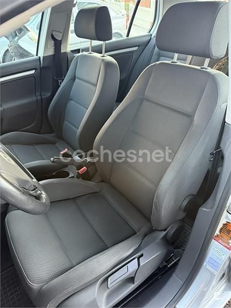 Usado VW Golf IV Conceptline 75 CV (55 kW) 2005 Gris / plata Berlina