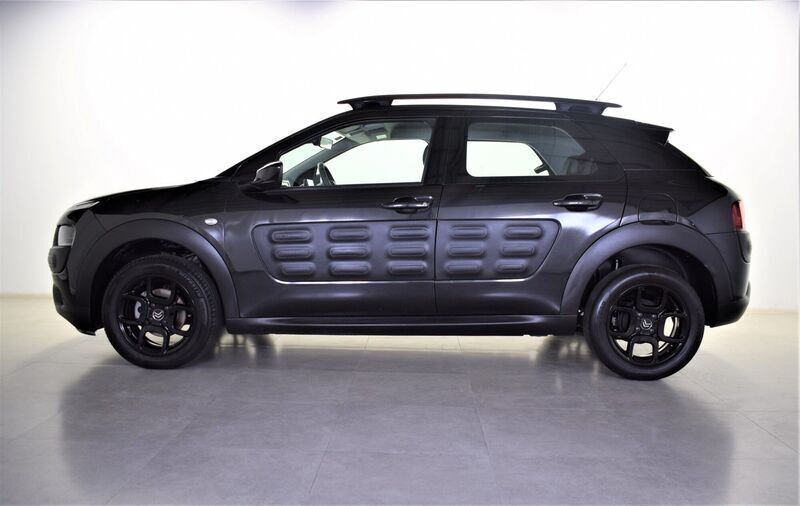Usado Citroën C4 Cactus Feel 100 CV (73 kW) 2018 Negro Utilitario
