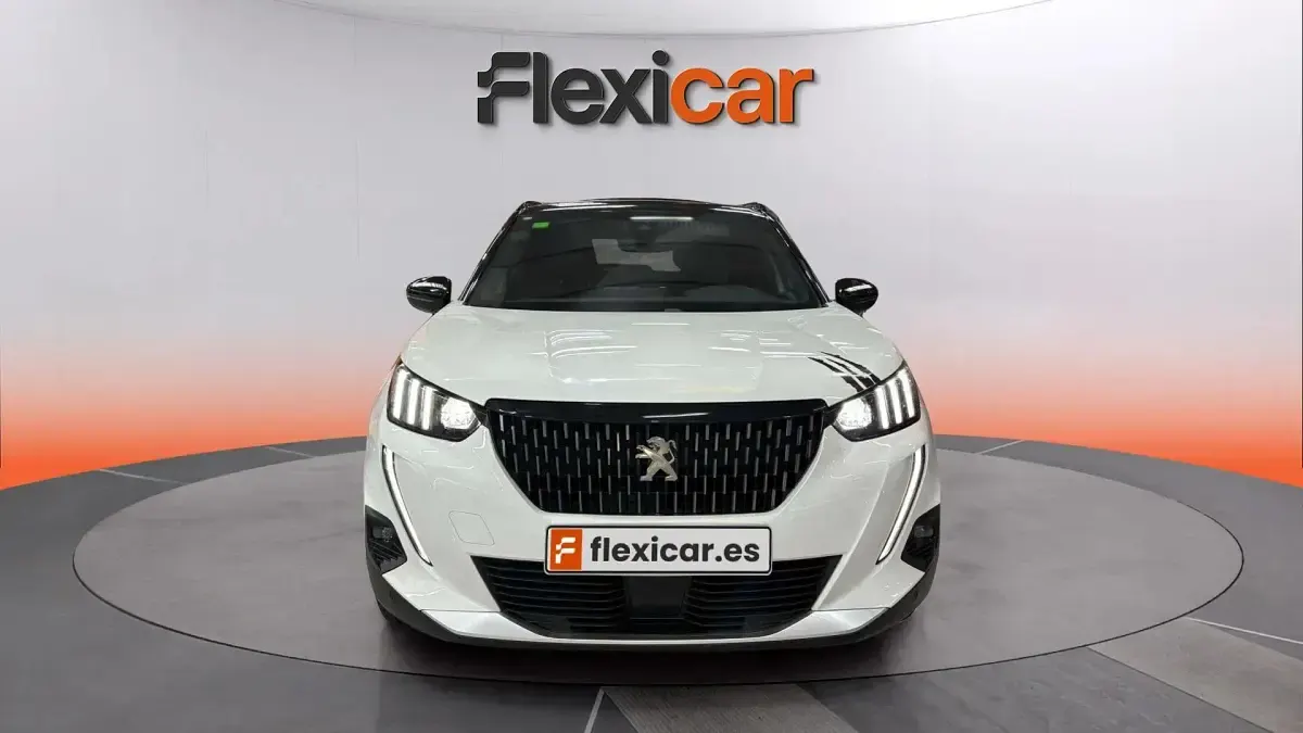 Usado Peugeot 2008 GT-line 131 CV (96 kW) 2020 Blanco SUV