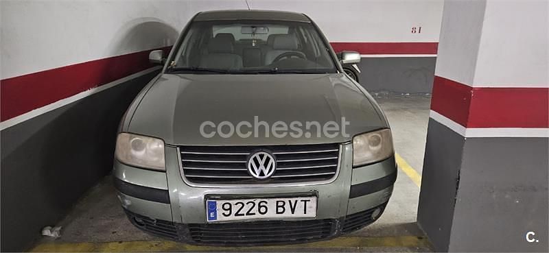 Usado VW Passat Edition 101 CV (74 kW) 2002 Verde Berlina