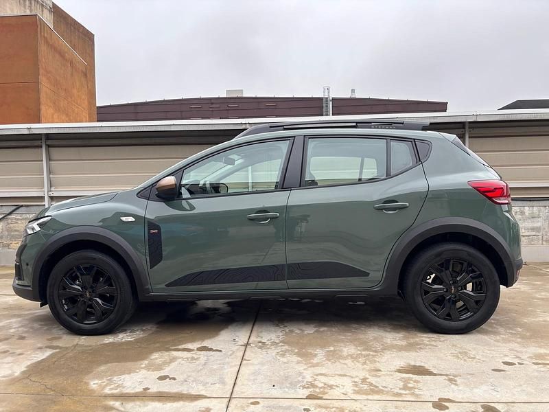 Usado Dacia Sandero Extreme 101 CV (74 kW) 2025 Verde oscuro