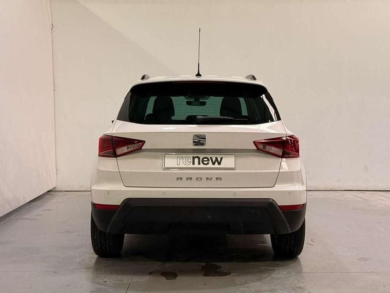 Usado Seat Arona Style 95 CV (69 kW) 2018 Blanco SUV