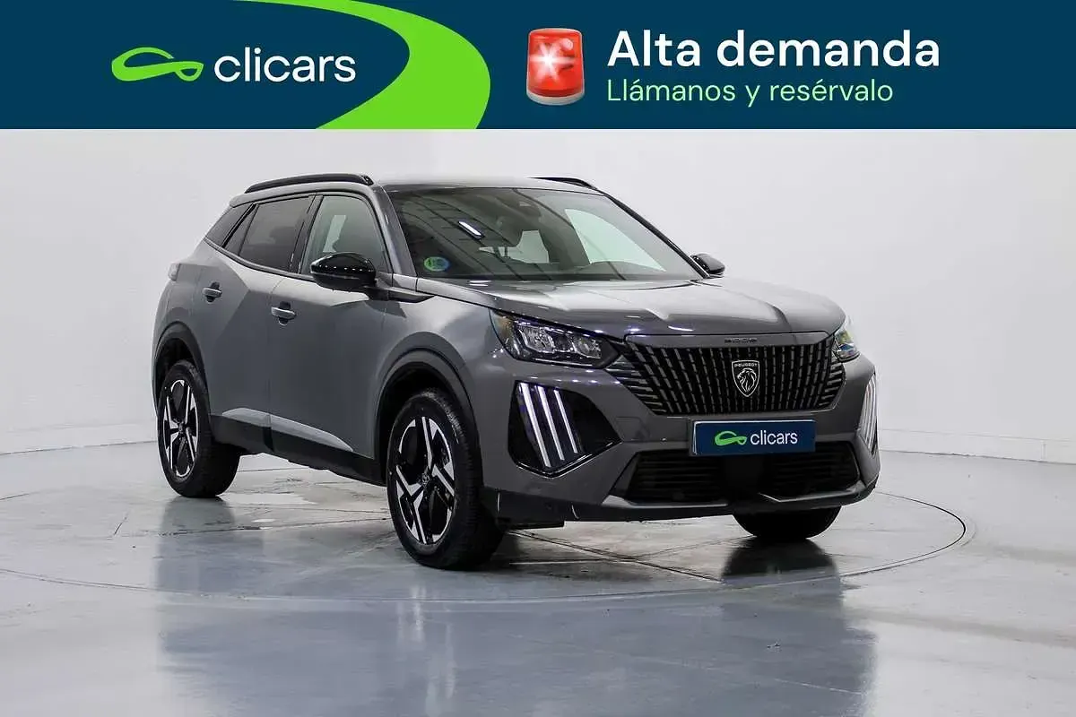 Usado Peugeot 2008 Allure 136 CV (100 kW) 2025 Gris SUV