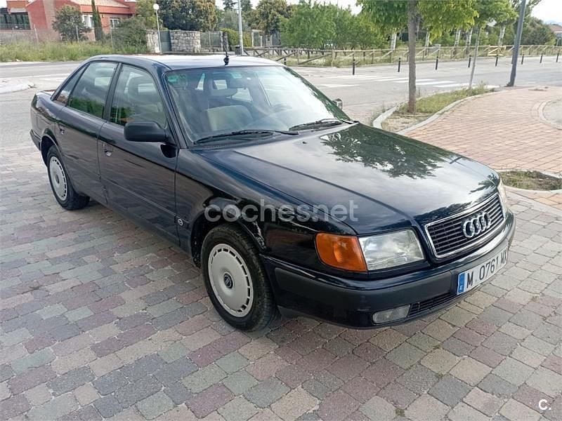 Usado Audi 100 133 CV (97 kW) 1992 Azul Berlina