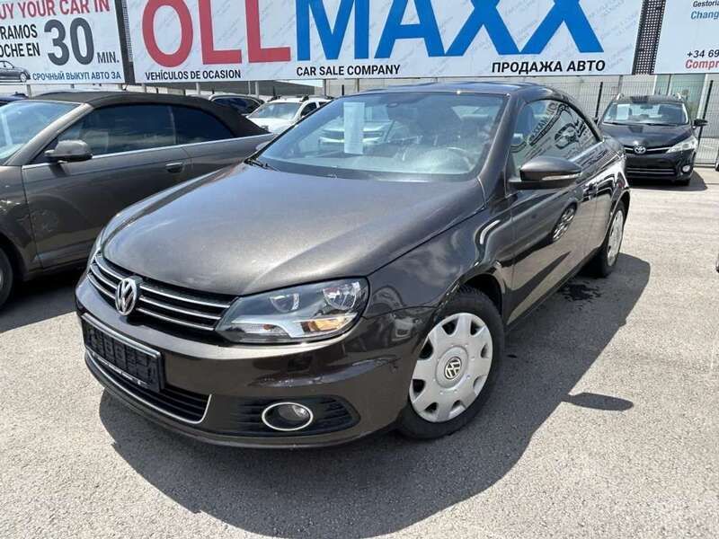 Usado VW Eos Exclusive 211 CV (155 kW) 2011 Marron metalico Descapotable