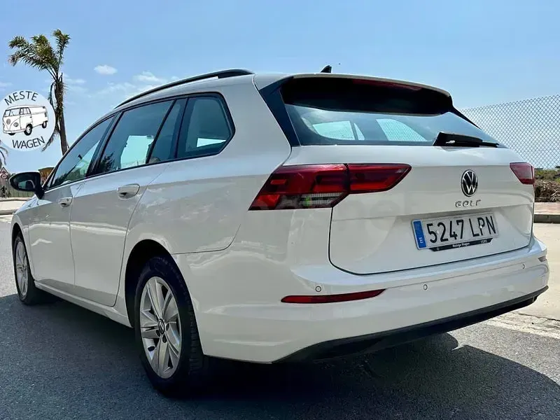 Usado VW Golf VIII 115 CV (84 kW) 2021 Blanco Familiar