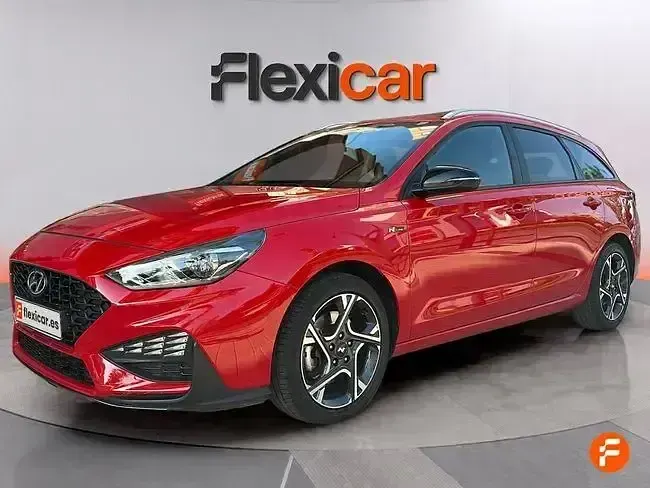Usado Hyundai i30 N Line 120 CV (88 kW) 2023 Rojo Berlina