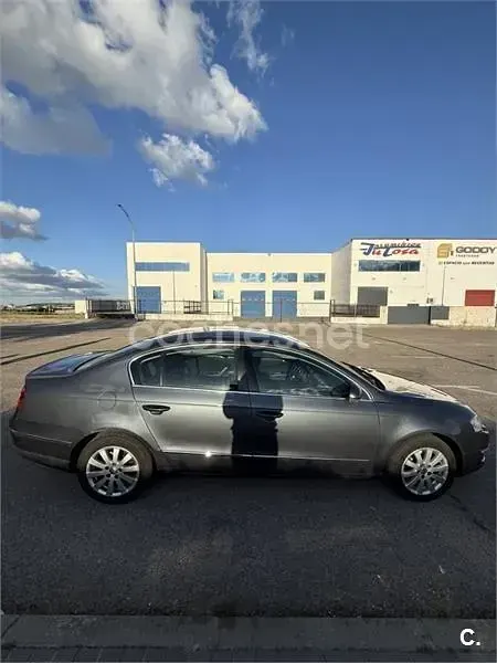 Usado VW Passat Advance 110 CV (80 kW) 2010 Gris / plata Berlina