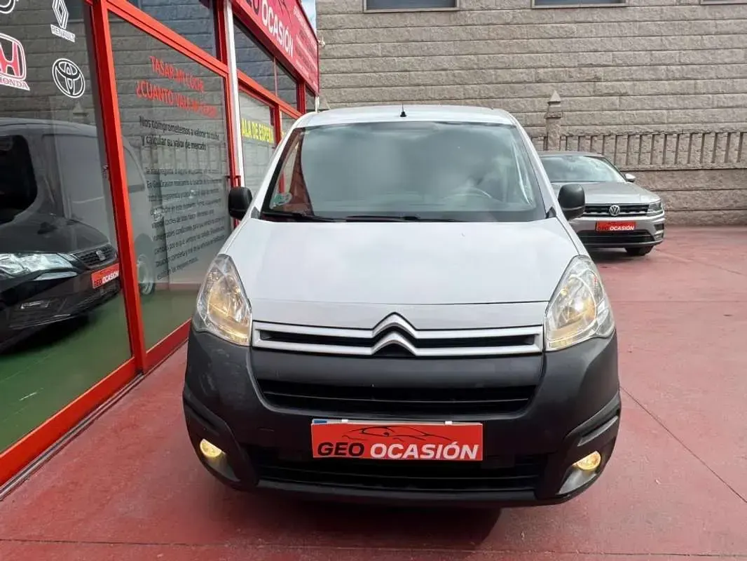 Usado Citroën Berlingo 75 CV (55 kW) 2018 Blanco Monovolumen