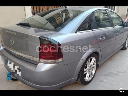 Usado Opel Vectra GTS 150 CV (110 kW) 2004 Gris / plata Berlina